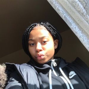 Meet your Posher, Nadia